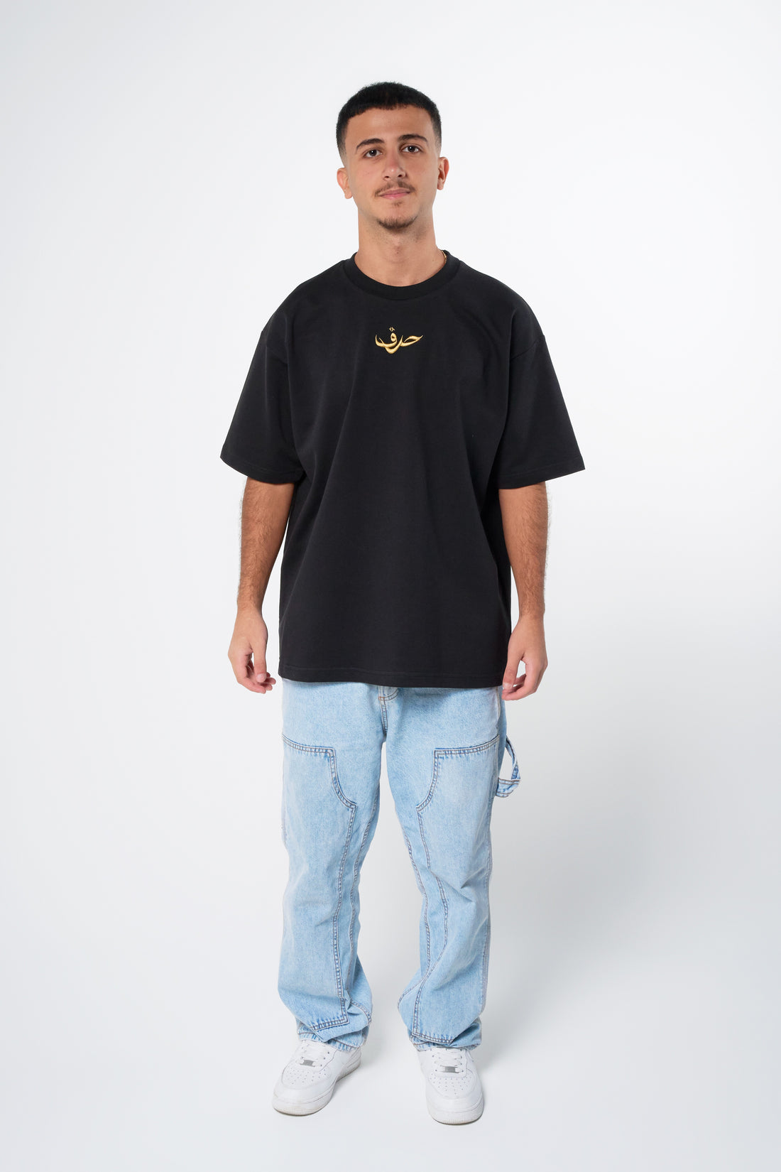 “Her eyes" T-shirt in Black (Hazel Iris)